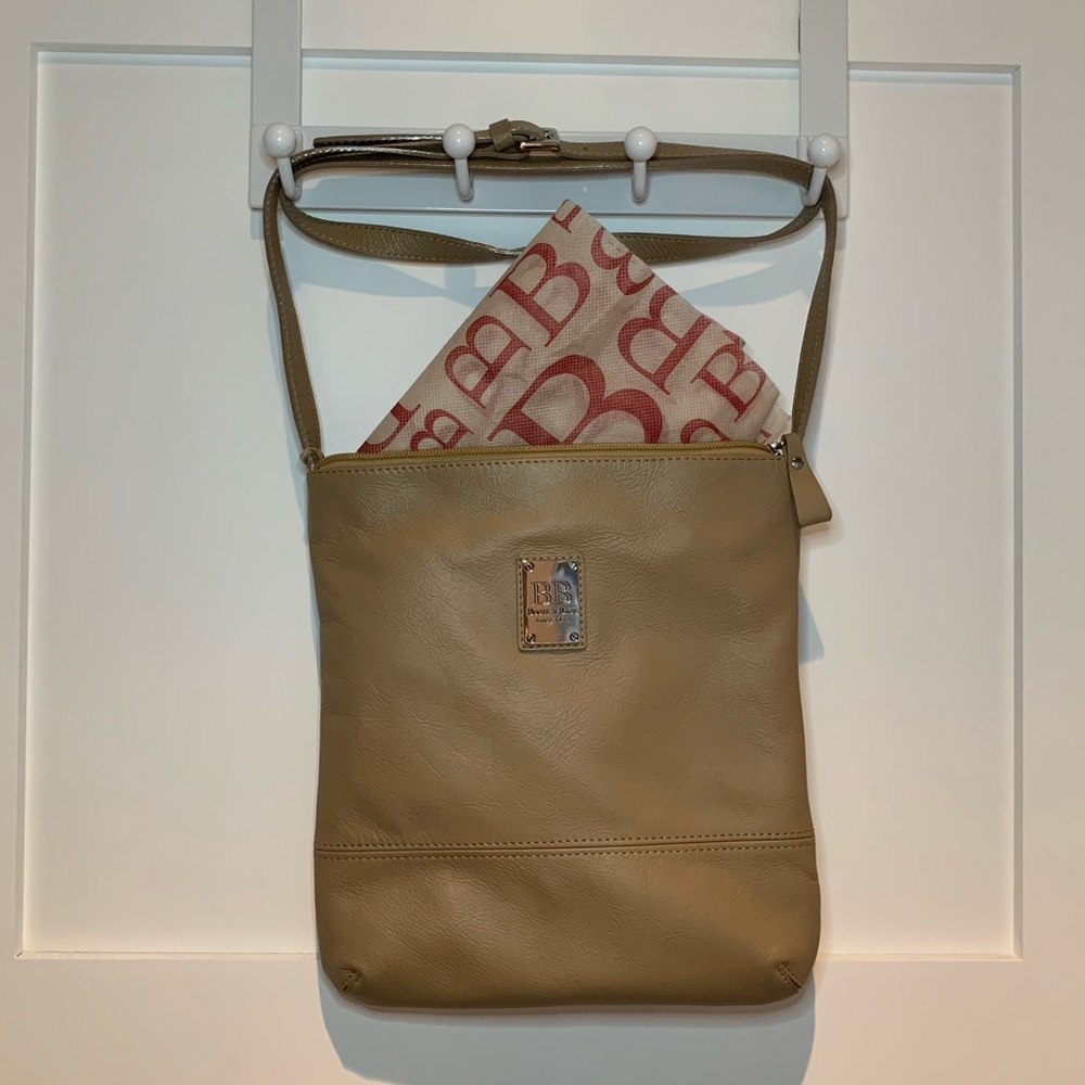 Boots N Bags Leather Crossbody Bag - Picture 3 of 4